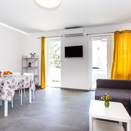 Golden Island Apartments 크르크 외부 사진