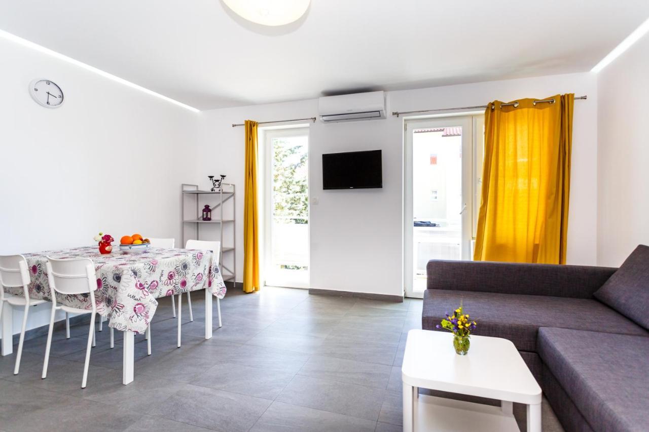 Golden Island Apartments 크르크 외부 사진
